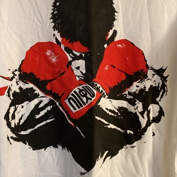 NWT Uniqlo Street Fighter Ryu White T-Shirt Size Small - Picture 2 of 8